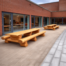 Bord med b�nke i stammer (4,2 meter)