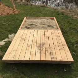 Sandkasse med platform fra Oksbl Savvrk