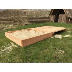 Med denne sandkasse fr du et alsidigt og kvalitetsbevidst valg, som bde brn og voksne vil f glde af i mange r fremover!