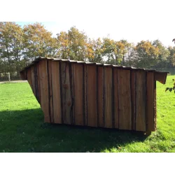 Hos Naturen Shelter tilbyder vi shelters bygget af solidt lrk- og douglastr, nje udvalgt fra danske skove. 