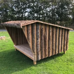 Vores Danske Skovshelter er en af vores mest populre modeller, og det er isr det naturlige udtryk, der gr den attraktiv – kombineret med en srdeles konkurrencedygtig pris.