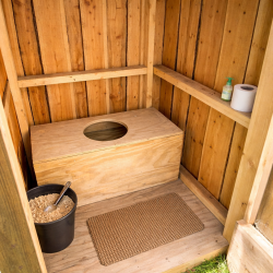 Muldtoilet med kalmarbr�dder