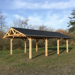 Stor carport med kip