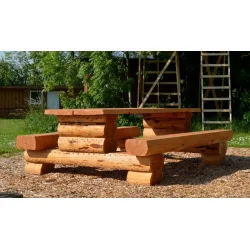 Bord med bnke i stammer (2,1 meter)