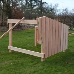 Perfekt til brnefamilier, naturelskere og dig, der bare gerne vil tage en nat under ben himmel – i trygge og komfortable rammer.