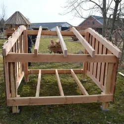 Mini Shelter i samelst er bygget af lrk og douglas tr fra danske skove.