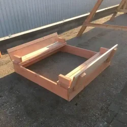 Sandkasse med bnke