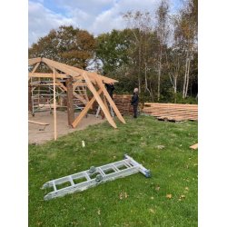 B�lhytte (oktogon) med l�skur - kalmartag