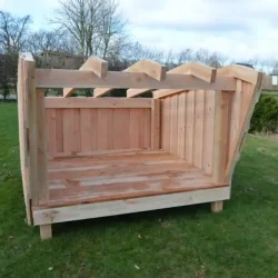 Med sit kompakte format er den oplagt til steder, hvor der ikke er plads til de store konstruktioner – men hvor nsket om en autentisk friluftsoplevelse stadig er i centrum.